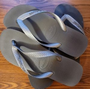 HAVAIANAS | 2 PAIRS GRAY FLIP-FLOPS, SZ 39-40, 41-42